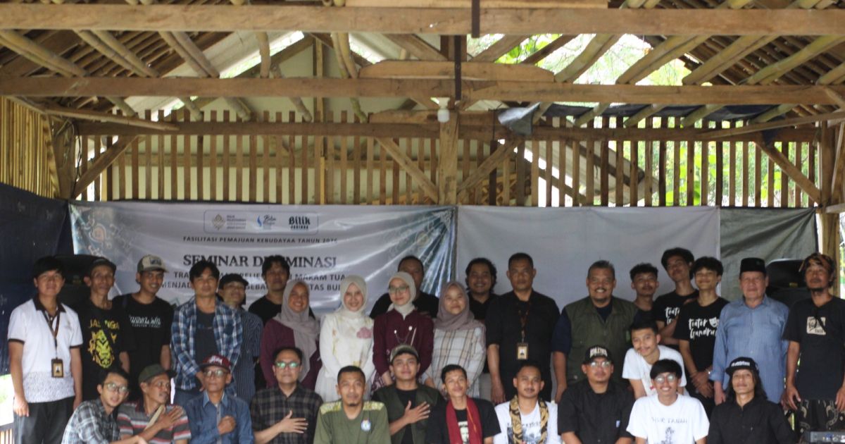 Seminar diseminasi relief nisan makam tua menjadi motif batik Jasinga di Homestay Poleng Kabupaten Bogor (Dede Surya/Portalbogor)
