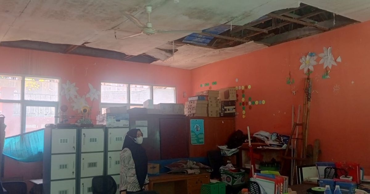 Dua Kelas SDN Cadas Leueur Nanggung Rusak Berat, Siswa Belajar Bergantian