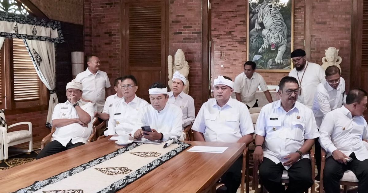 Bupati Bogor Dampingi Gubernur Dedi Mulyadi di Peresmian Program Inpres Jalan Daerah