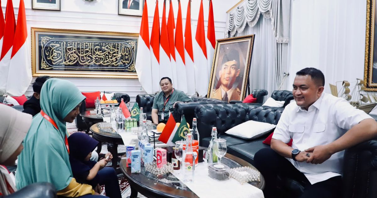 Rudy Susmanto Temui Novi Pengamen Cilik Viral Asal Bojonggede