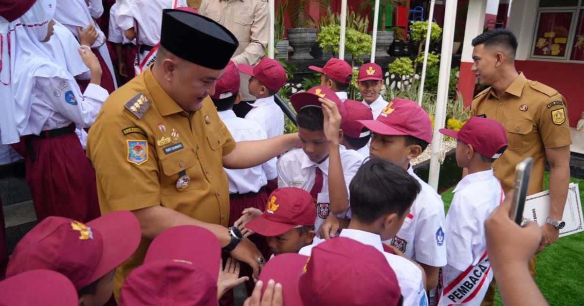 Rudy Susmanto Kunjungi SDN 04 Cijayanti Lewat Program Kami Mendengar