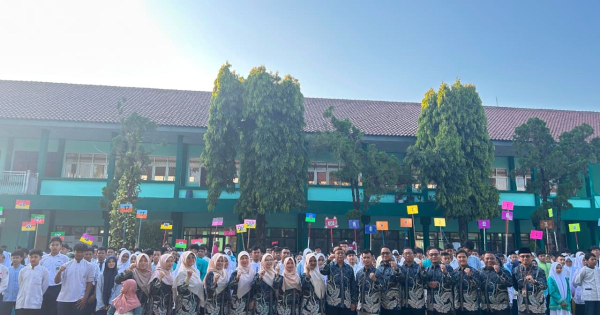 Murid baru MAN 1 Bogor mengikuti apel Pra-MATAMUDA di Lapangan Utama MAN 1 Bogor (Istimewa)