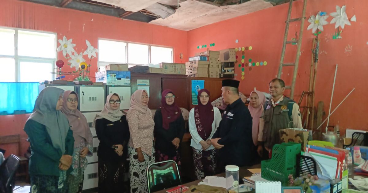 Anggota DPRD Kaget Lihat Kondisi Gedung SDN Cadas Leueur Nanggung