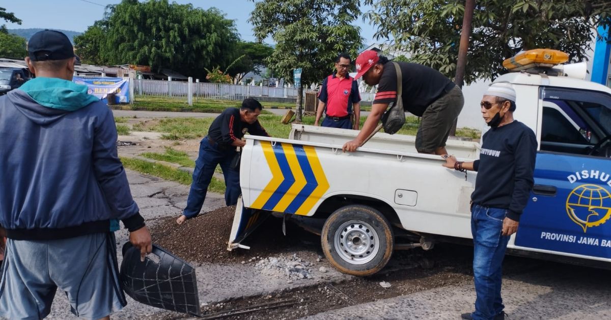 Jalan Rusak di Terminal Leuwiliang, Dua Instansi Ini Beda Pernyataan