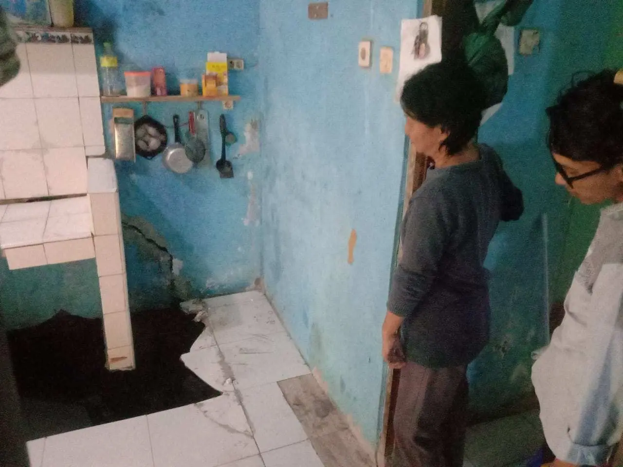 Hujan Deras, Dua Dapur Warga Cinangka Amblas