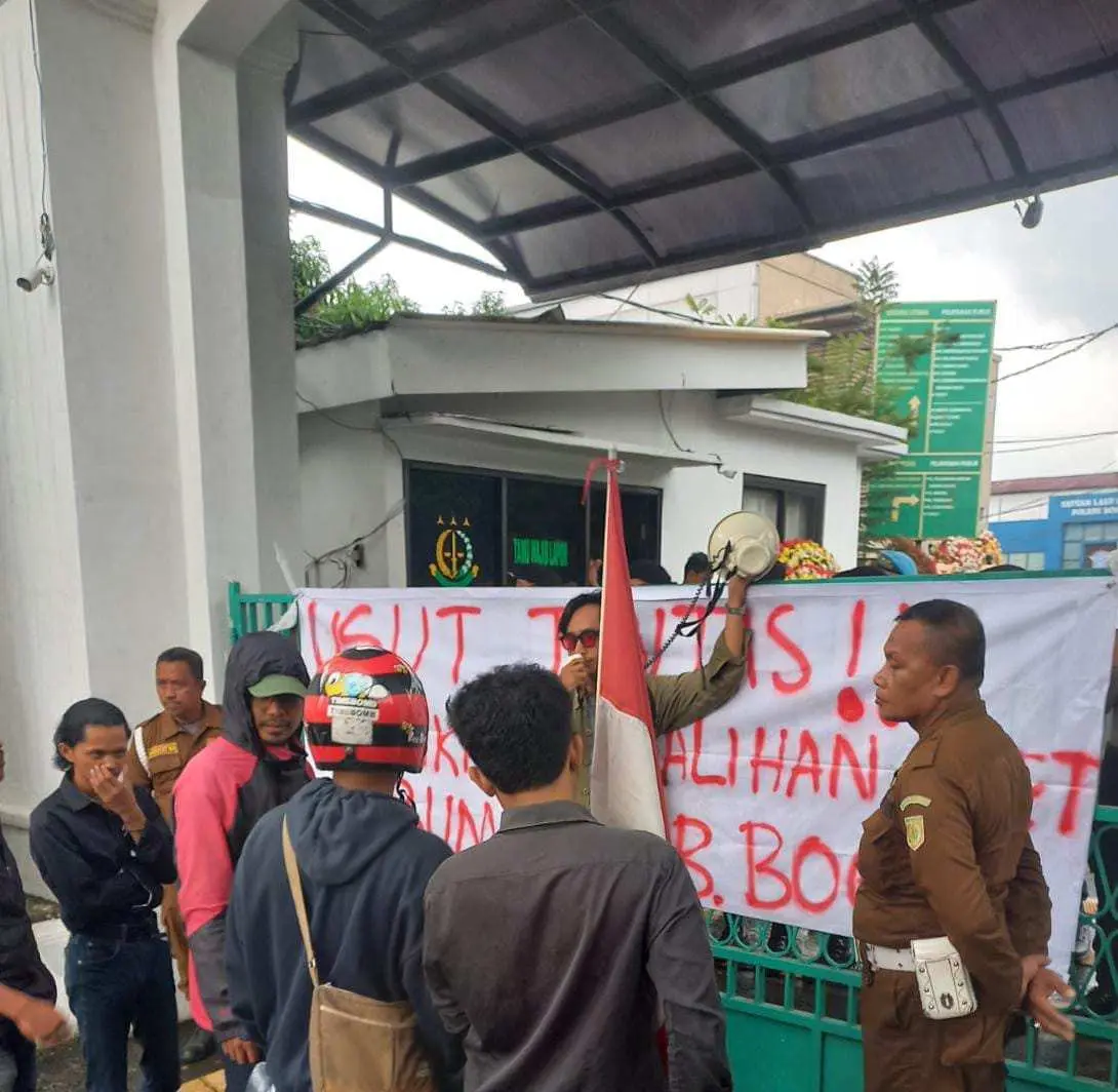 Tuntut Periksa Direksi Tiga BUMD, Kejari Kabupaten Bogor Didemo Mahasiswa 
