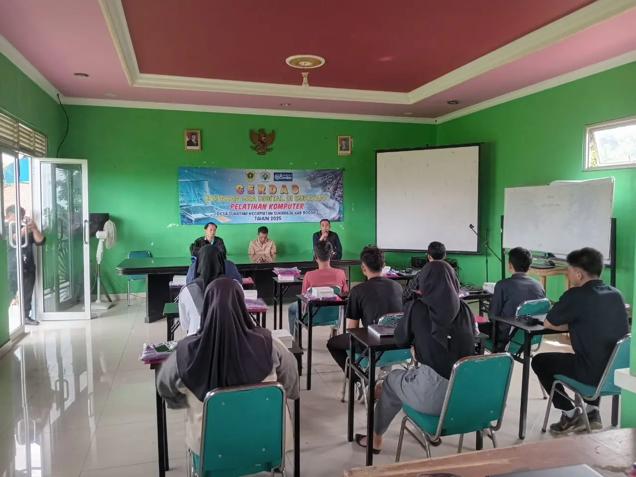 Desa Sukatani Luncurkan Program CERDAS 2.0, Warga Didorong Kuasai Teknologi Digital