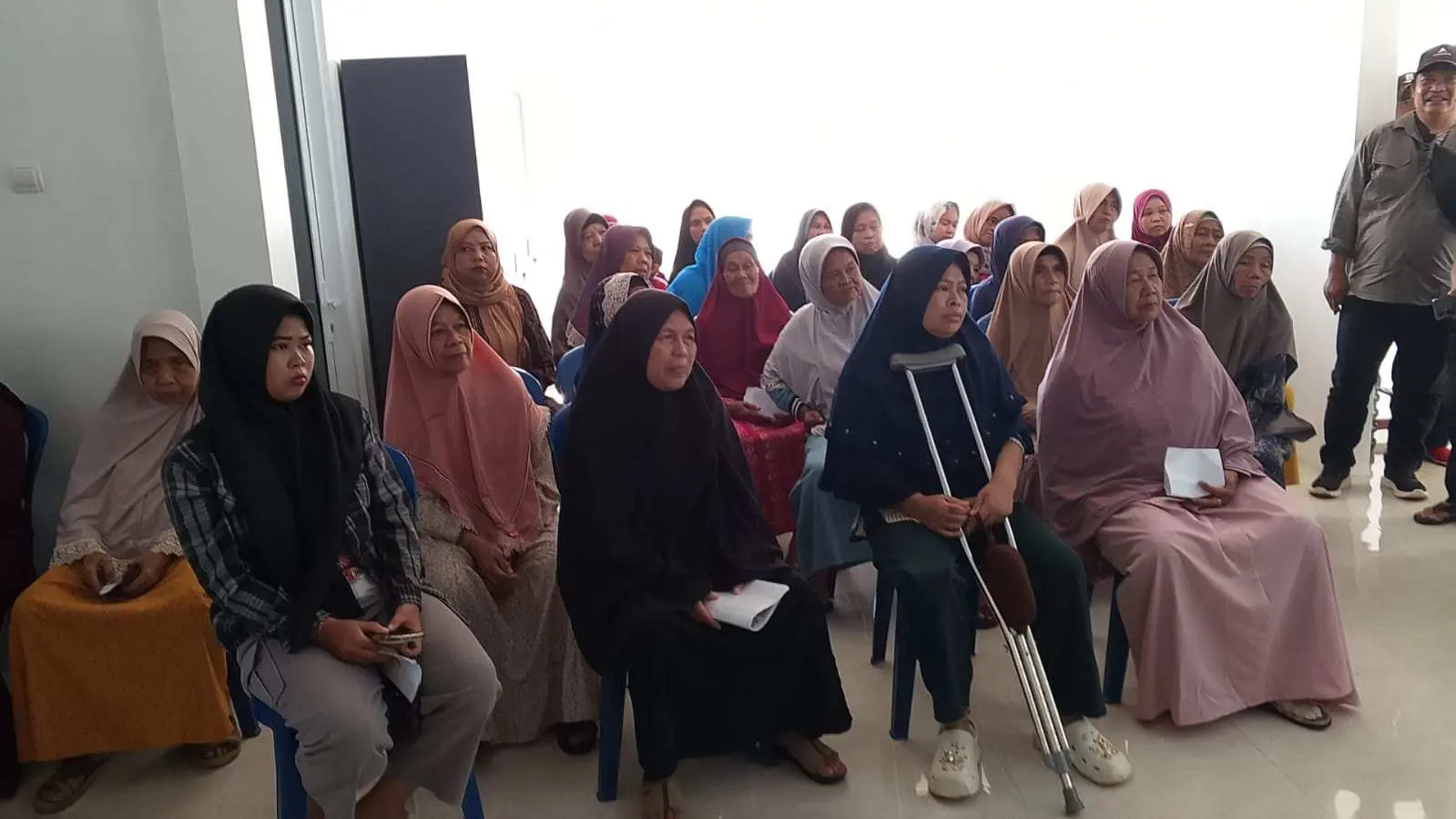 Pemdes Curugbitung Salurkan BLT-DD Rp900 Ribu ke 69 Warga Rentan