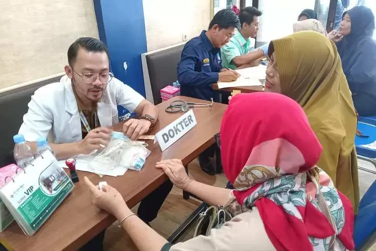 Warga Antusias Ikuti Pemeriksaan Kesehatan Gratis DPD Nasdem Kabupaten Bogor