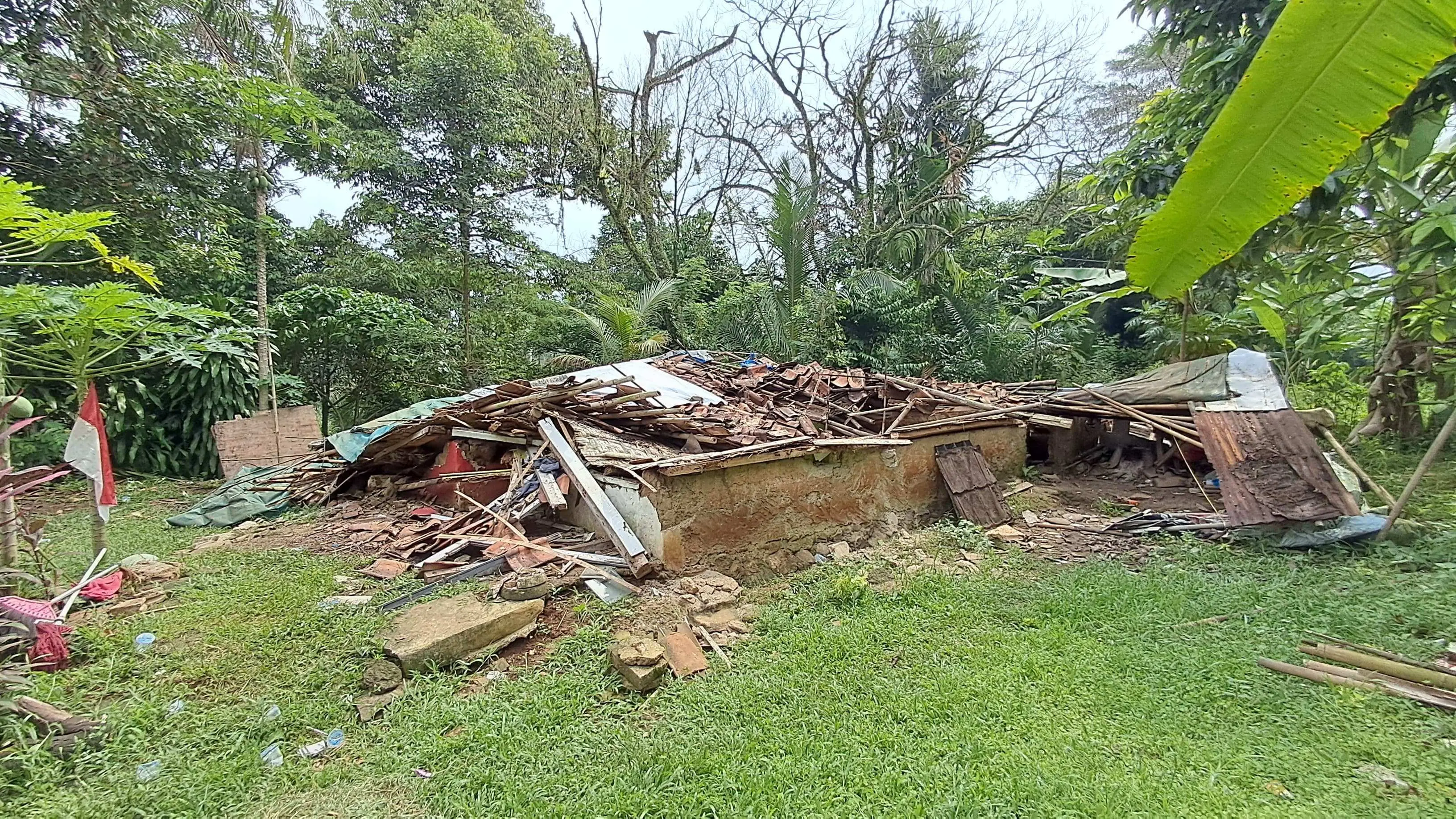 Menanti Realisasi Rutilahu Sejak 2023, Rumah Warga di Rancabungur Ambruk Duluan