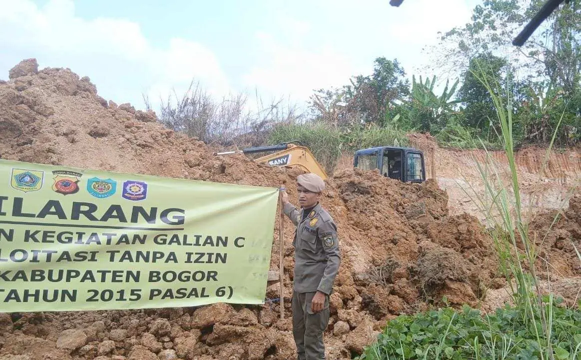Kades Cikuda Akui Tak Tahu, Galian Tanah di Lahan Sitaan Kejagung Dibiarkan Jalan