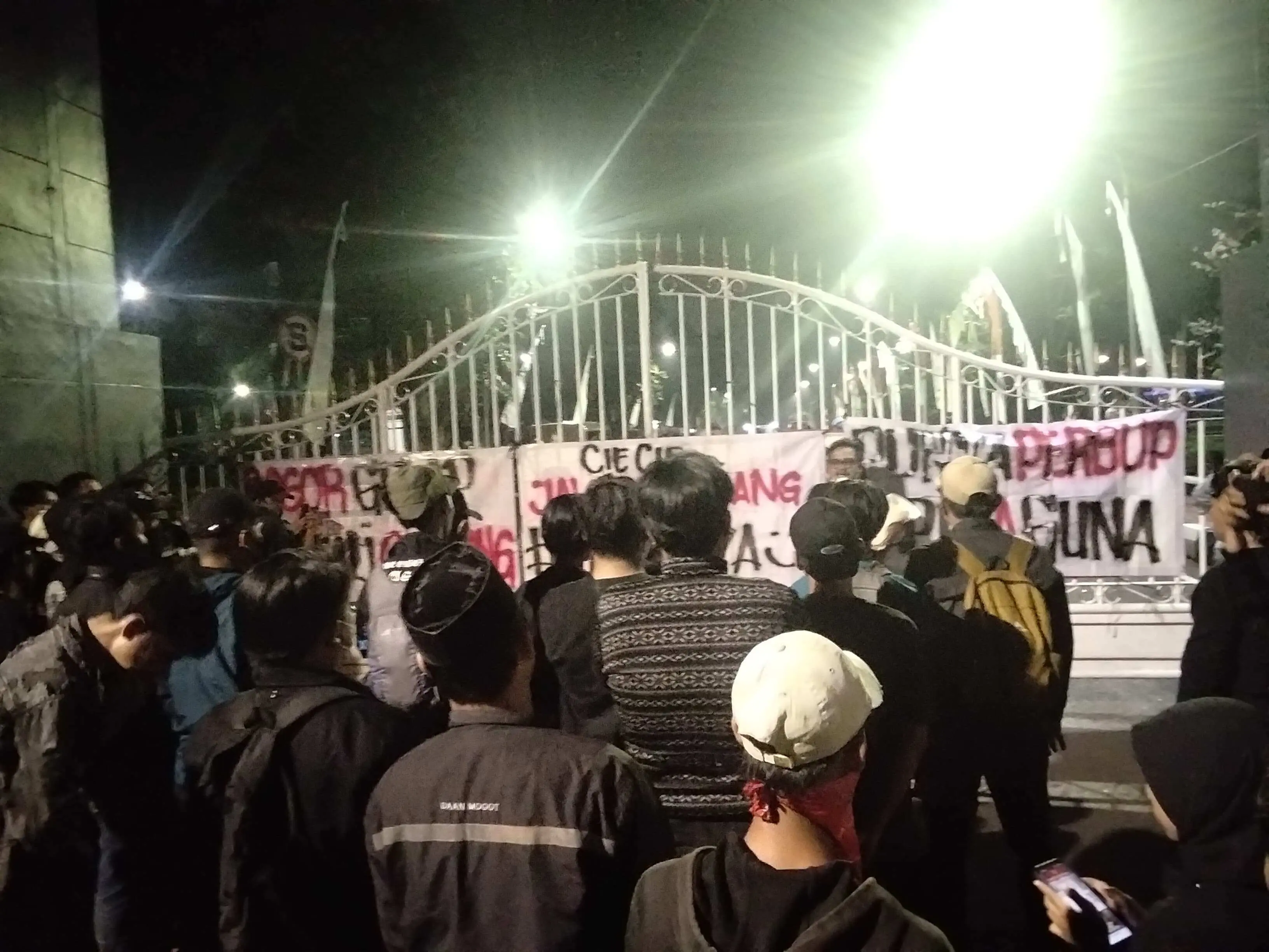 Jalur Tambang Tak Kunjung Dibangun, Mahasiswa dan Warga Rumpin Long March ke Kantor Bupati Bogor