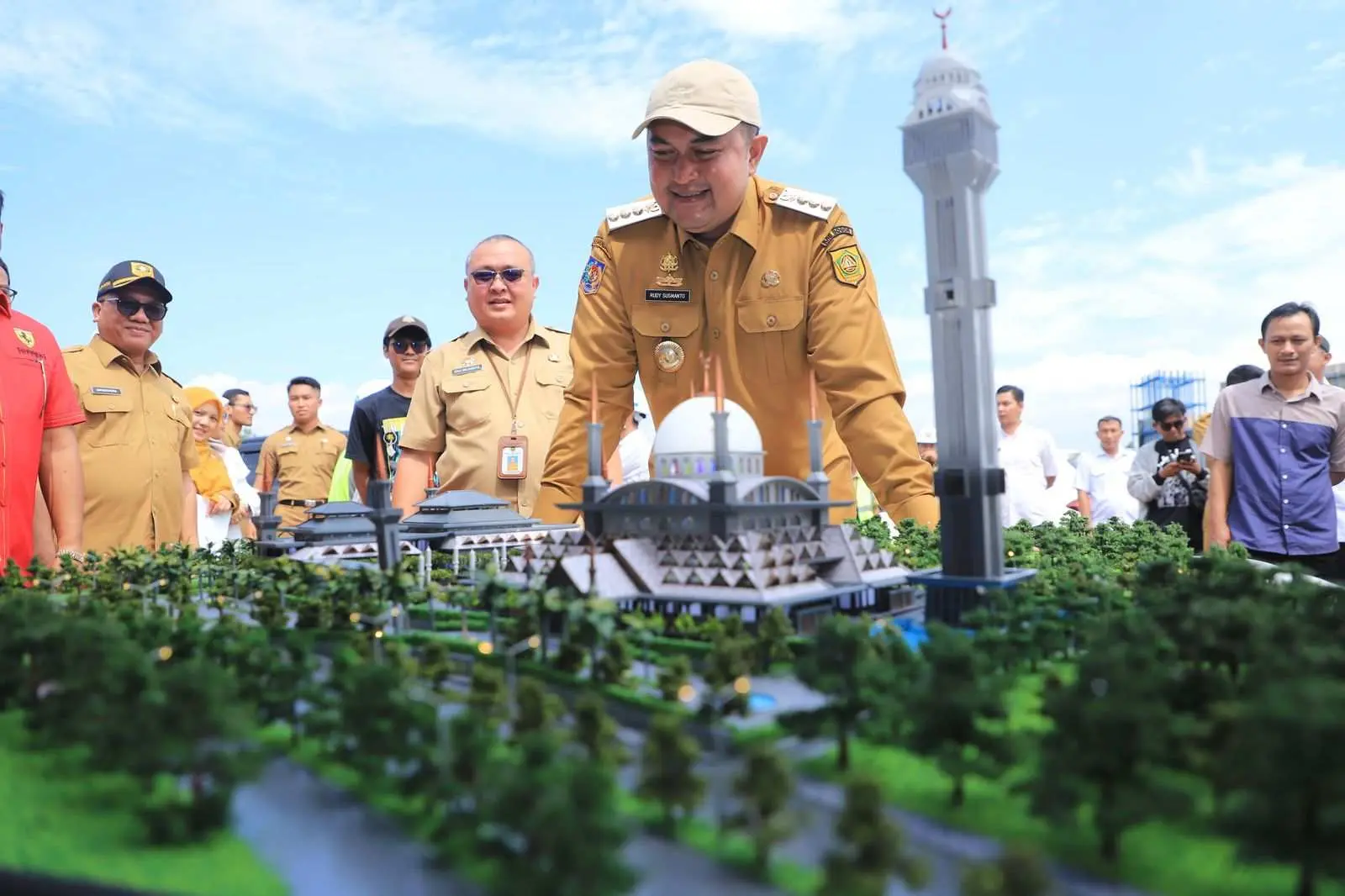 Bupati Bogor Rudy Susmanto Awasi Langsung Pembangunan Masjid Raya, Pusat Layanan Haji Akan Hadir di Cibinong