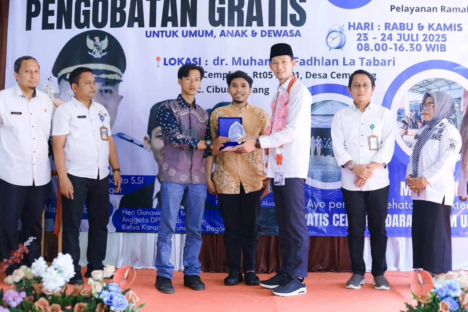 Gallery Aksara ABI dan Klinik dr Fadhlan Gelar Pengobatan Gratis untuk Warga Cemplang