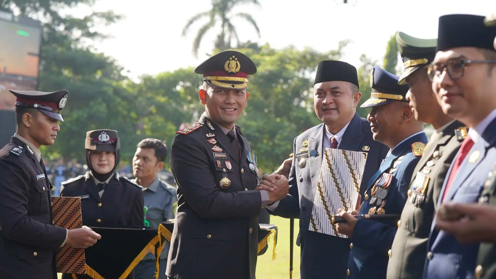 Bupati Bogor Raih Penghargaan di HUT Bhayangkara ke-79, Bukti Sinergi Jaga Daerah