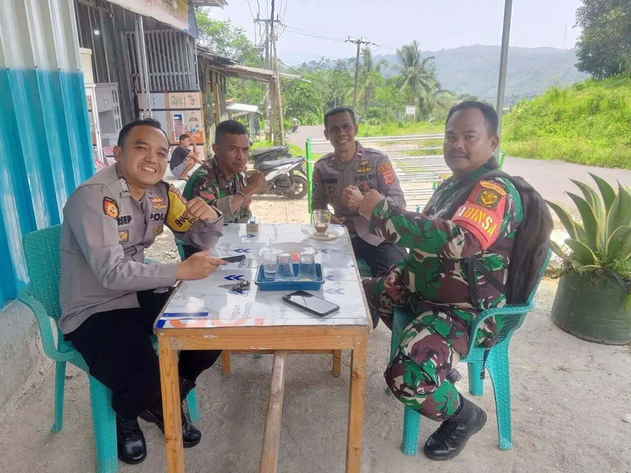 TNI-POLRI Kawal Ketat Pembagian MBG di Sukajaya, Pastikan Distribusi Berjalan Tertib