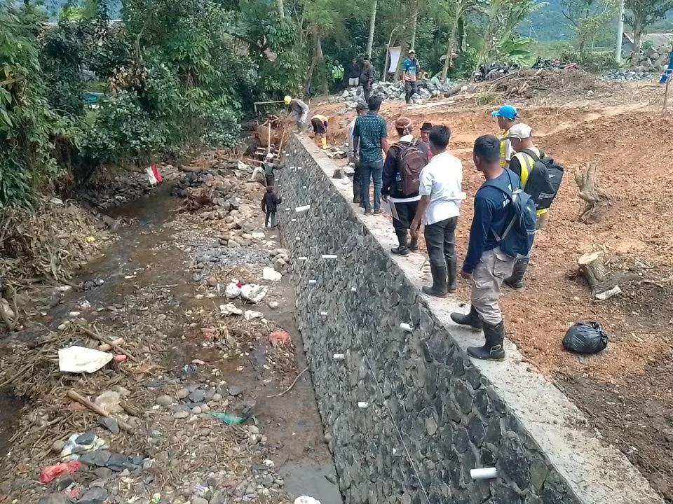 UPT Irigasi Tinjau TPT Pasir Ciung, Pastikan Proyek Sesuai Kontrak dan Tepat Waktu