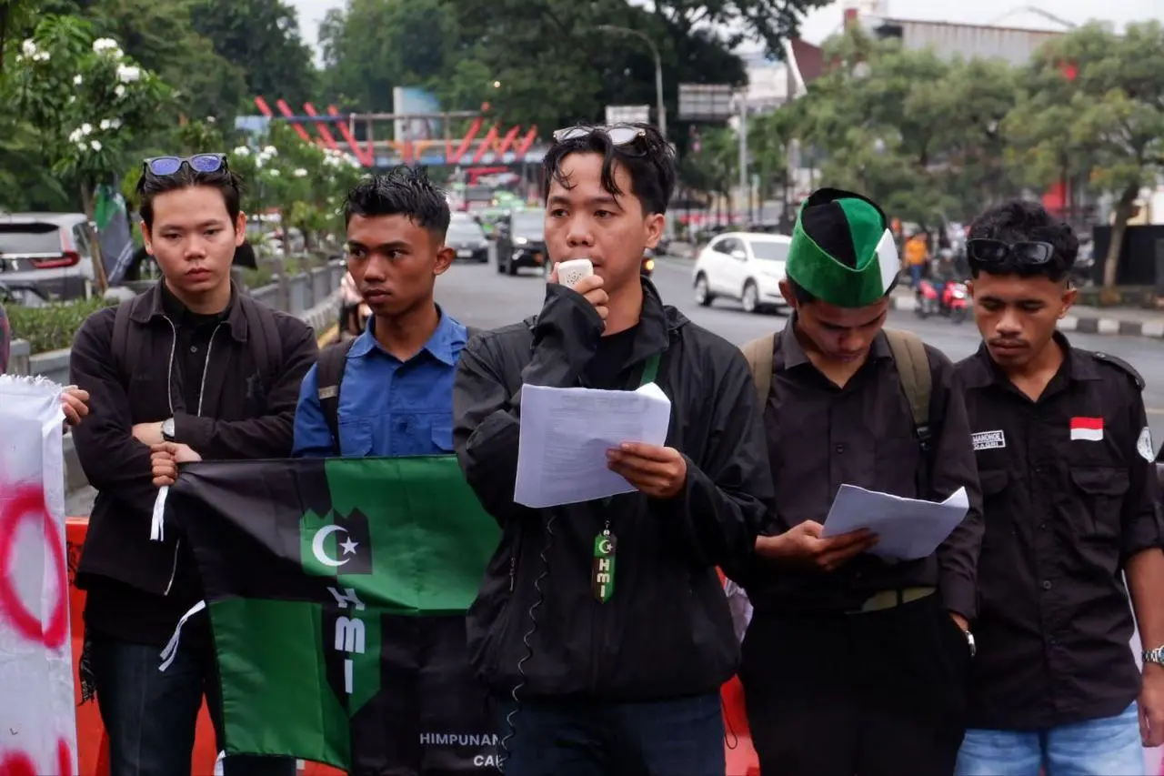 HMI MPO Cabang Bogor Gelar Aksi di Tugu Kujang, Desak Pencabutan Gelar Pahlawan Soeharto
