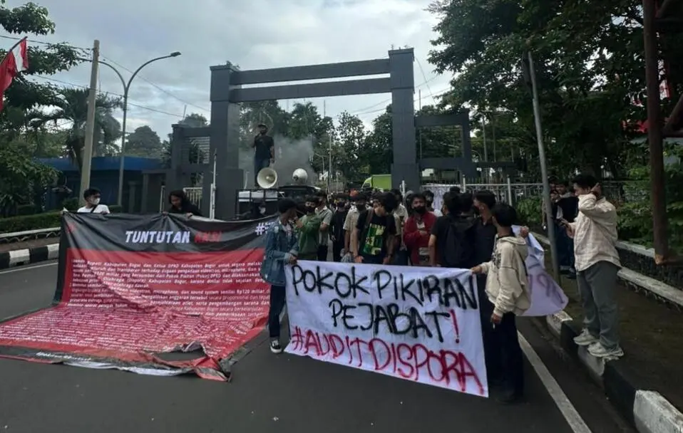 Ratusan Aktivis Resolusi Mahasiswa Bogor Demo DPRD Kabupaten Bogor, Ini Tuntutan Aksinya