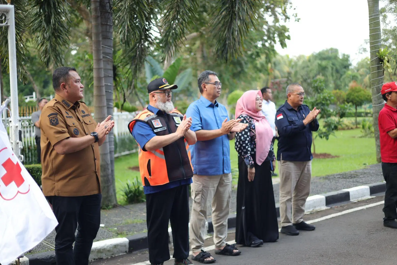 Bupati Bogor Lepas Bantuan Kemanusiaan untuk Korban Longsor di Kabupaten Bandung Barat
