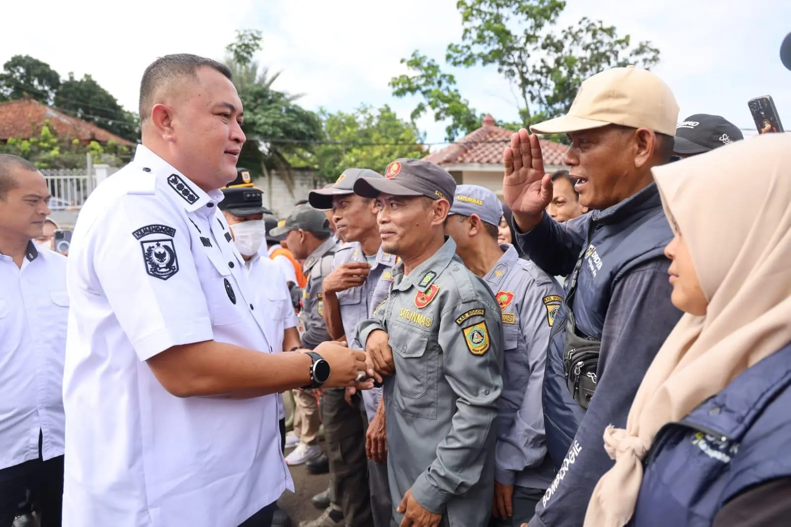 Bupati Bogor Gelar Apel Gabungan Ketertiban dan Pengelolaan Lingkungan di Kecamatan Babakan Madang