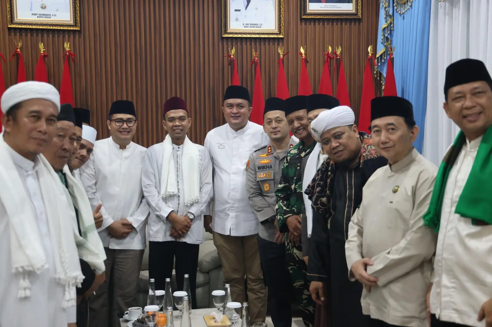 Peringati Isra Mi’raj, Bupati Bogor Bersama Ustadz Abdul Somad dan Ribuan Jamaah Ikuti Tabligh Akbar di Masjid Nurul Wathon