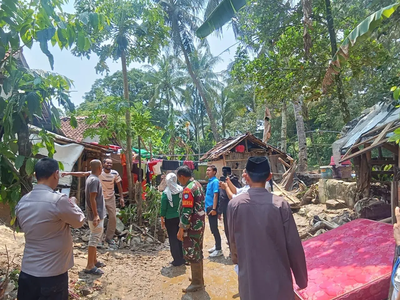 793 Rumah Terdampak Banjir Cigudeg, Anggota DPRD Kabupaten Bogor Siti Aisyah Temui Korban