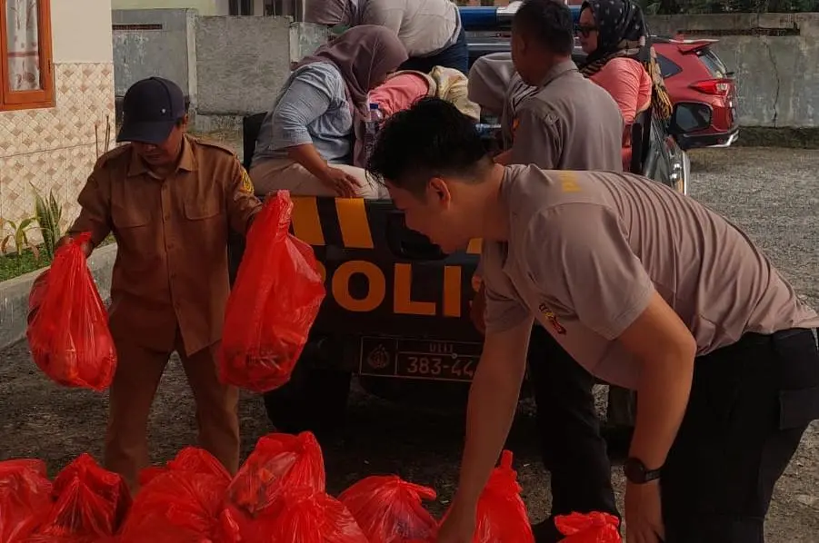 Bahu-Membahu di Cigudeg: TNI, Polri, Relawan Bantu Korban Bencana